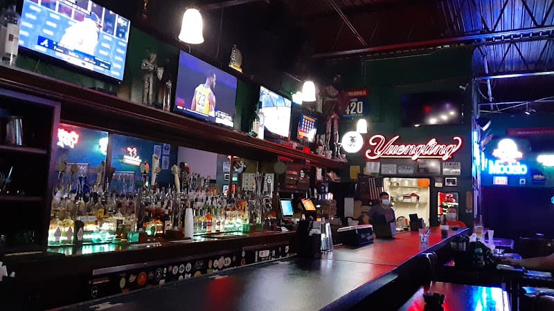 Maggie's Neighborhood Bar & Grill