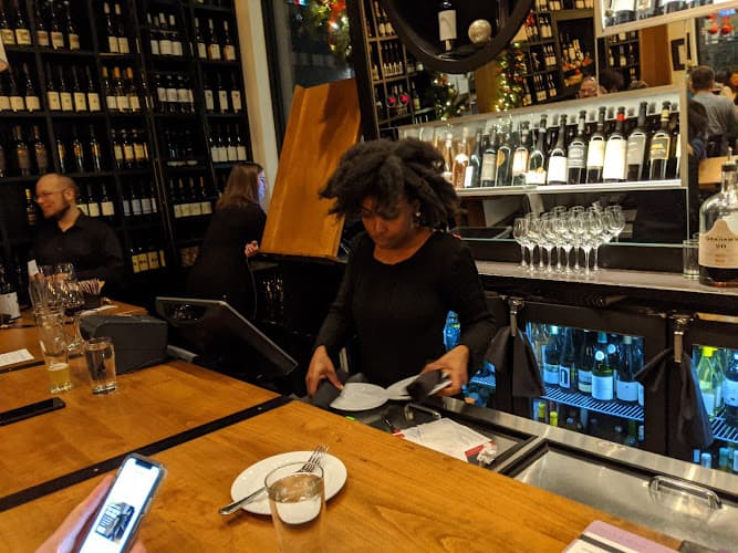 CRÚ Food & Wine Bar